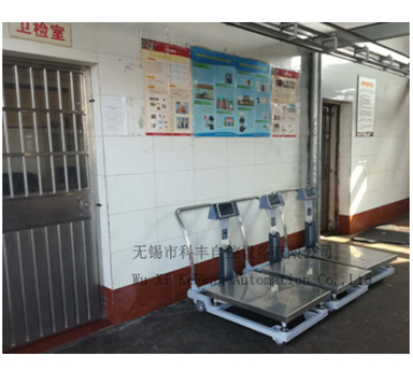 �����_(t��i)��